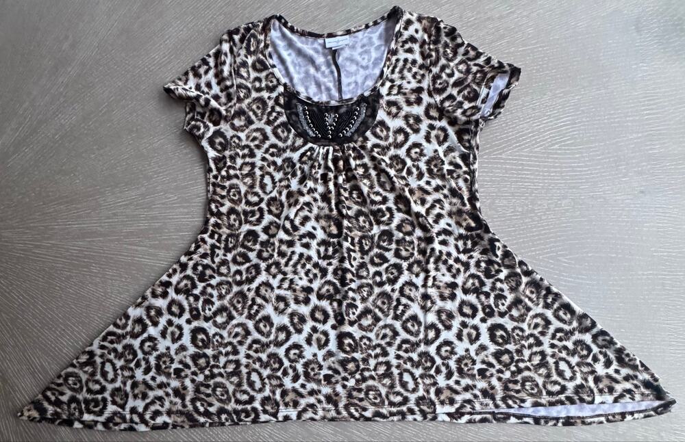 Jaclyn Smith Leopard Print Beaded Tunic Top Short Sleeve Size Small BohoChic Y2K